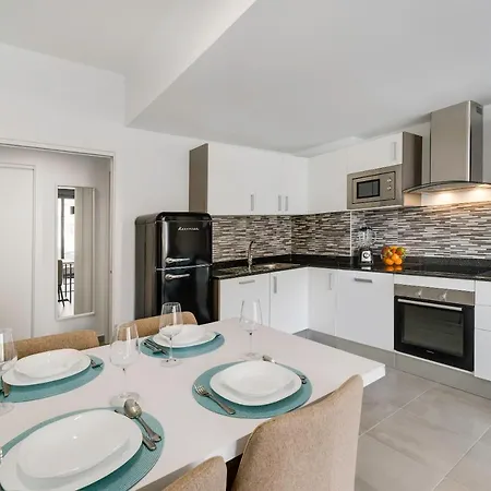 Апартаменты & - Premium *